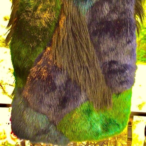 BLANK NYC PLUSH FAUX FUR VEST M NWT BLUE/BLACK COLOR BLEND - Picture 14 of 15